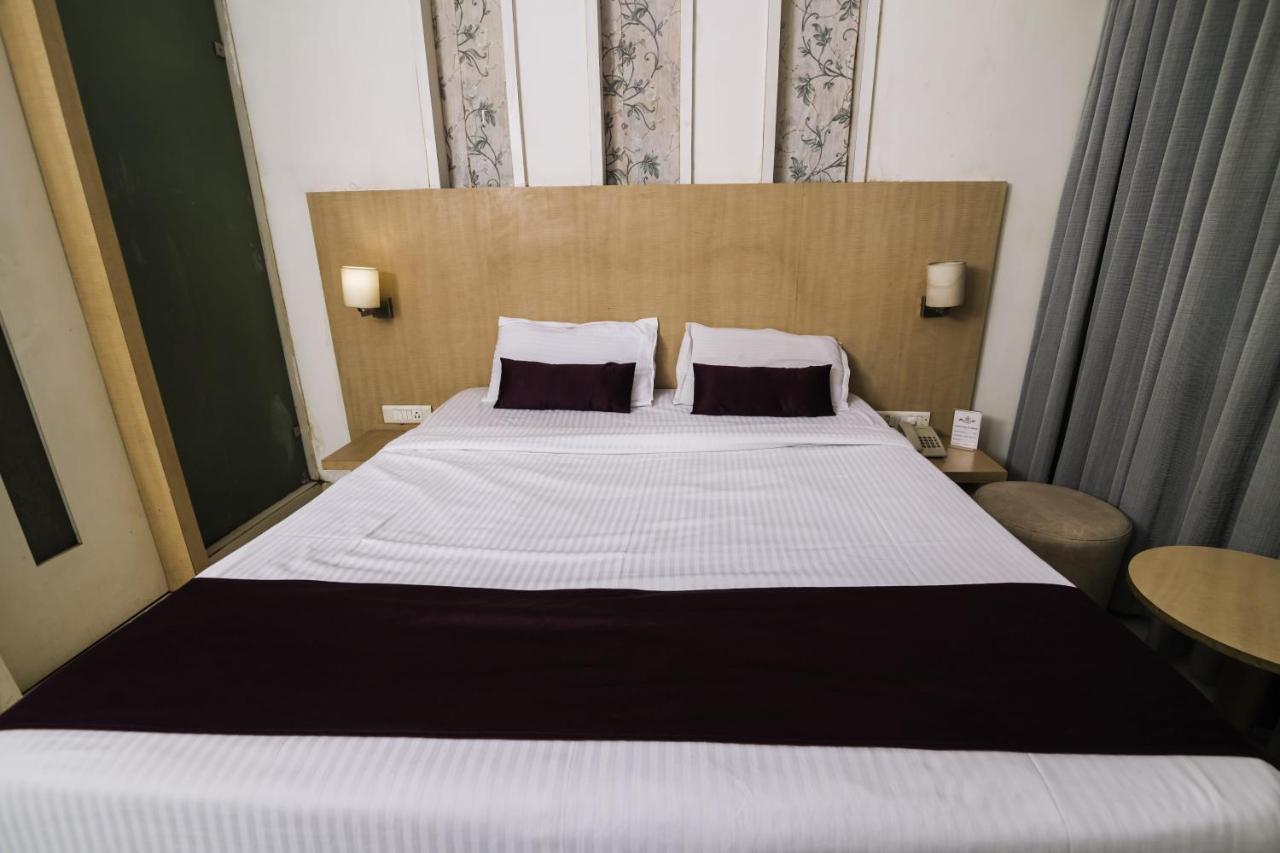 Hotel Monarch Guestline In Midc Rabale, Navi Mumbai Zewnętrze zdjęcie